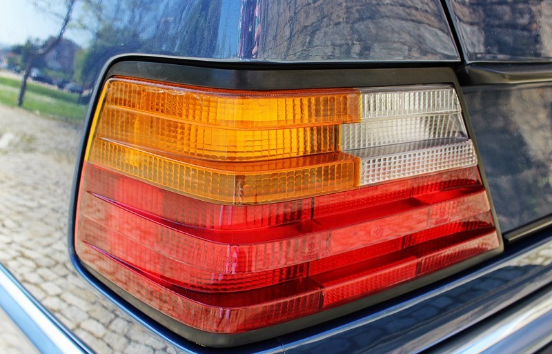 Mercedes-Benz W124 500E